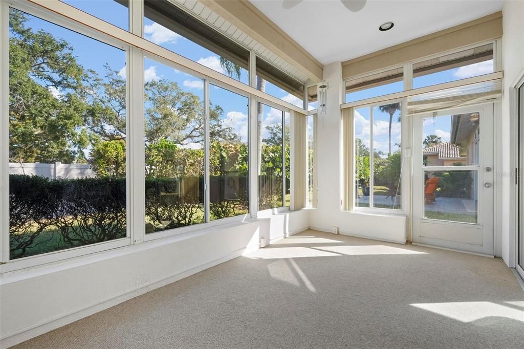 For Sale: $379,000 (2 beds, 2 baths, 1767 Square Feet)