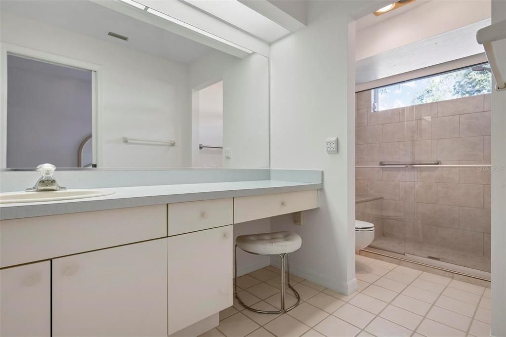 For Sale: $379,000 (2 beds, 2 baths, 1767 Square Feet)
