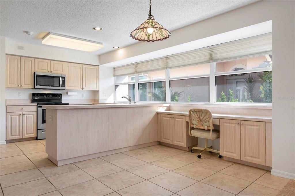 For Sale: $379,000 (2 beds, 2 baths, 1767 Square Feet)