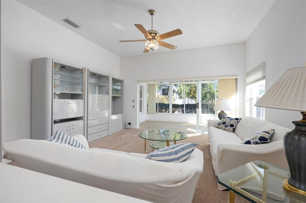 For Sale: $379,000 (2 beds, 2 baths, 1767 Square Feet)