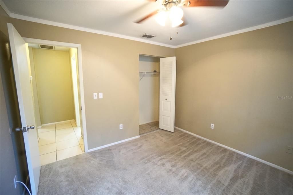 Activo con contrato: $2,095 (3 camas, 2 baños, 1328 Pies cuadrados)