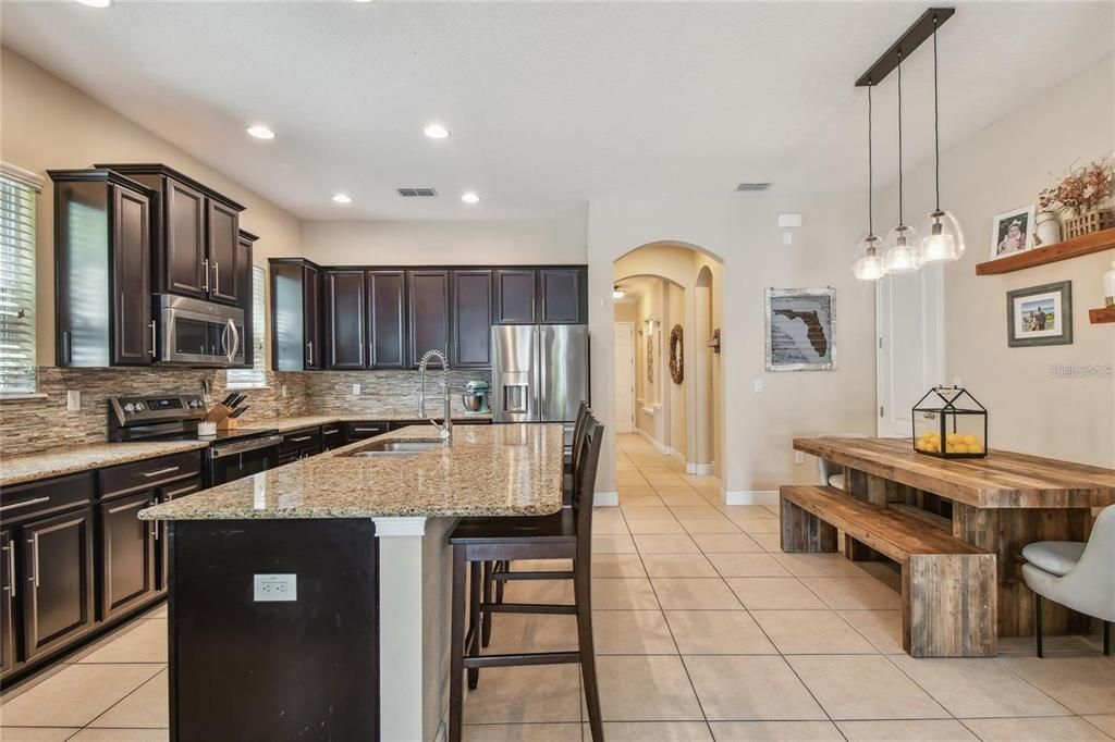 For Sale: $639,000 (4 beds, 3 baths, 2475 Square Feet)