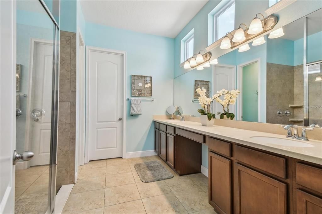 For Sale: $639,000 (4 beds, 3 baths, 2475 Square Feet)