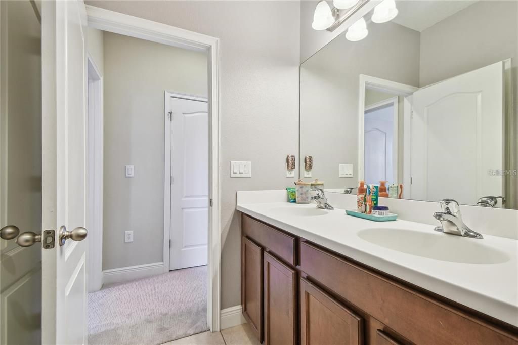 For Sale: $639,000 (4 beds, 3 baths, 2475 Square Feet)