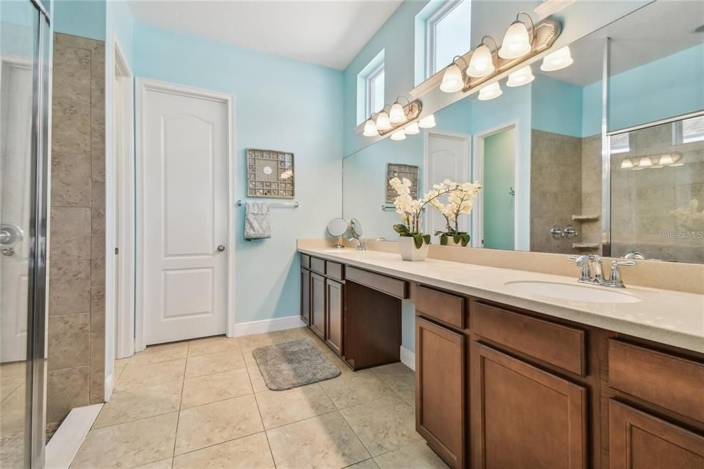 For Sale: $639,000 (4 beds, 3 baths, 2475 Square Feet)