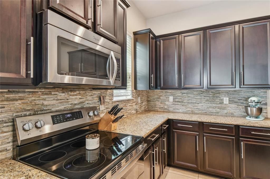 For Sale: $639,000 (4 beds, 3 baths, 2475 Square Feet)