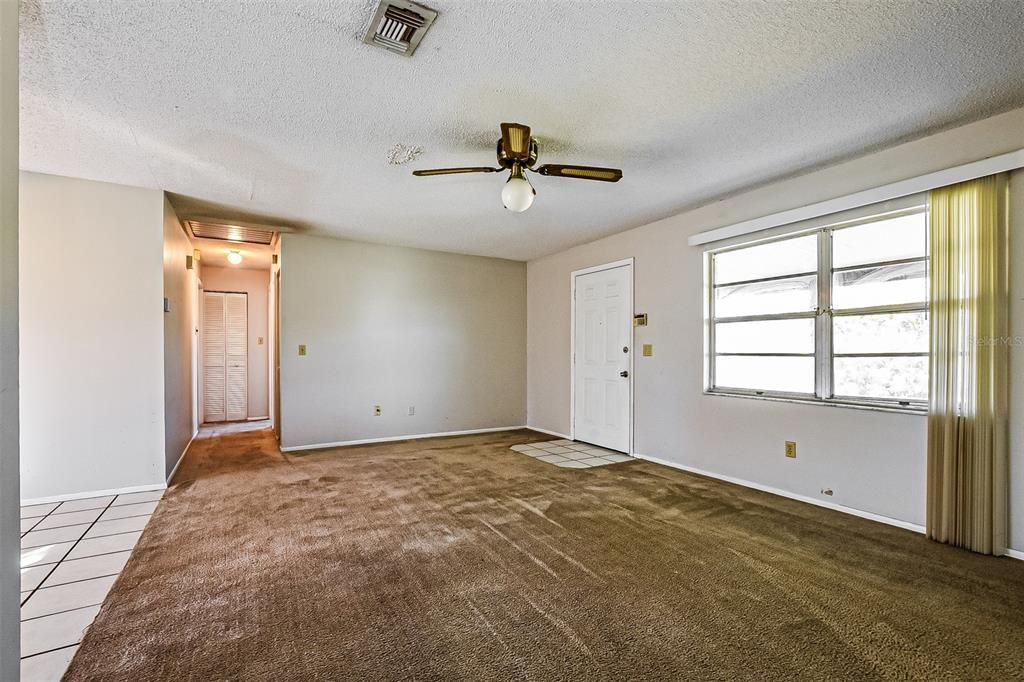 Activo con contrato: $284,900 (2 camas, 2 baños, 1025 Pies cuadrados)