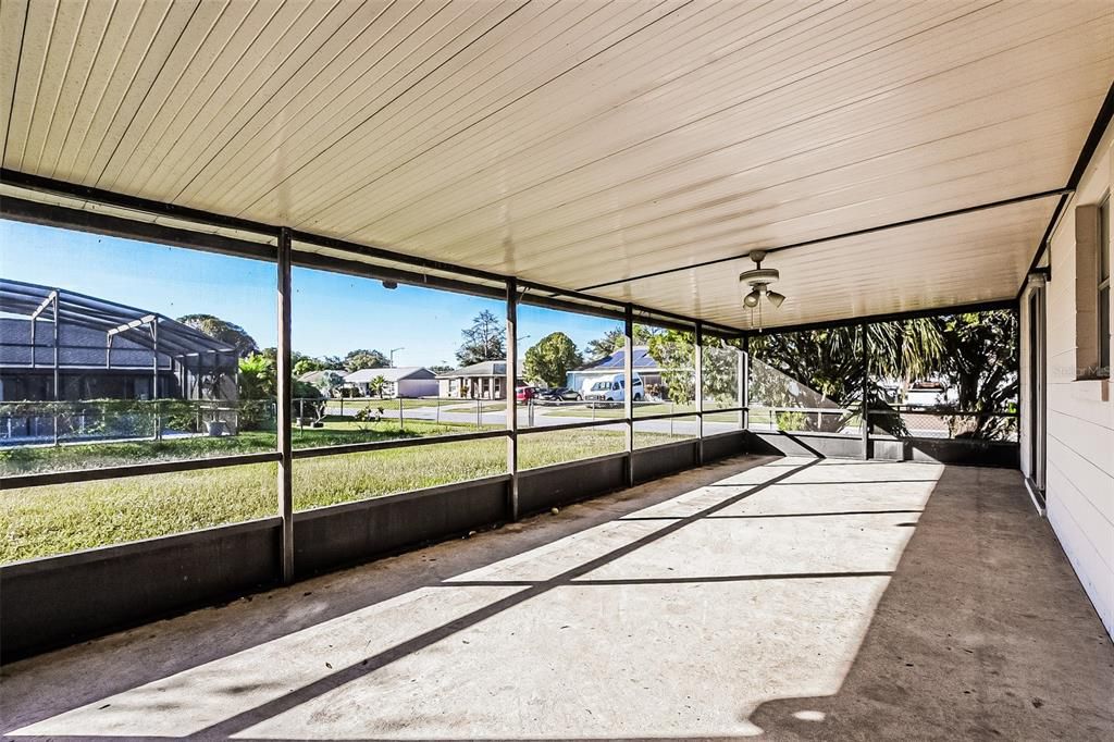 Activo con contrato: $284,900 (2 camas, 2 baños, 1025 Pies cuadrados)