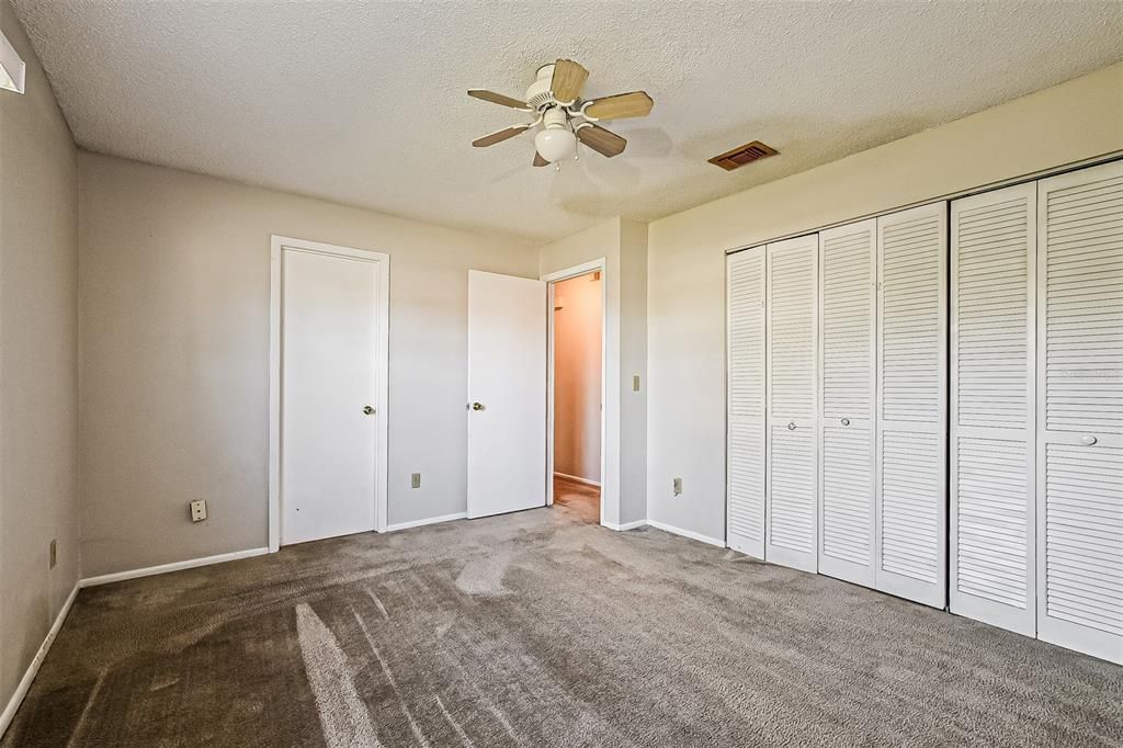 Activo con contrato: $284,900 (2 camas, 2 baños, 1025 Pies cuadrados)