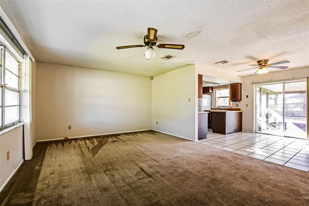 Activo con contrato: $284,900 (2 camas, 2 baños, 1025 Pies cuadrados)