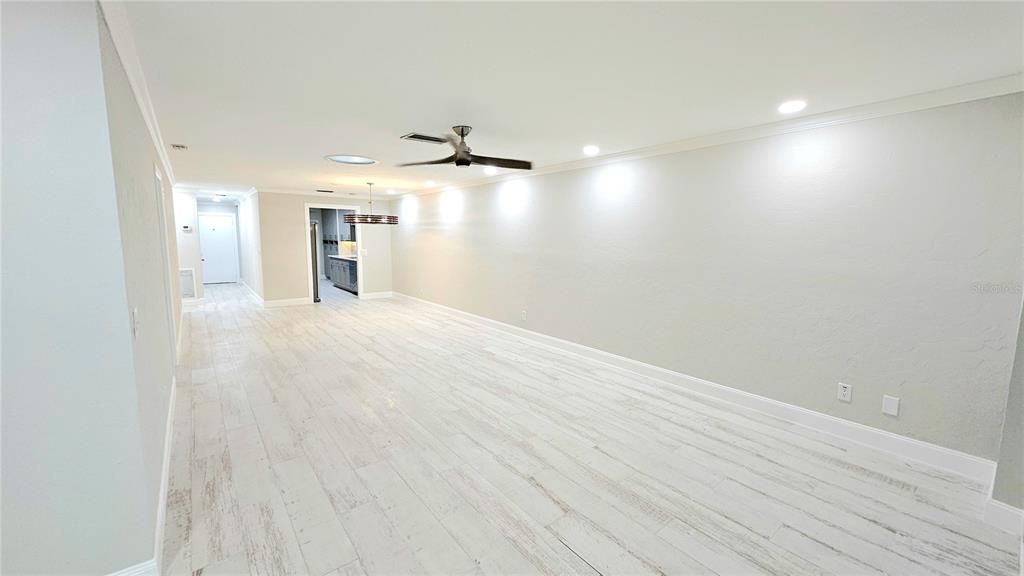 For Sale: $489,999 (2 beds, 2 baths, 1400 Square Feet)