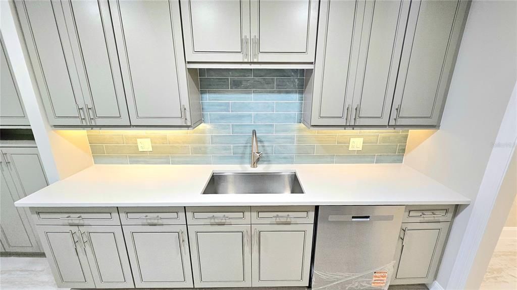 For Sale: $489,999 (2 beds, 2 baths, 1400 Square Feet)