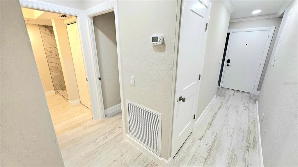 For Sale: $489,999 (2 beds, 2 baths, 1400 Square Feet)