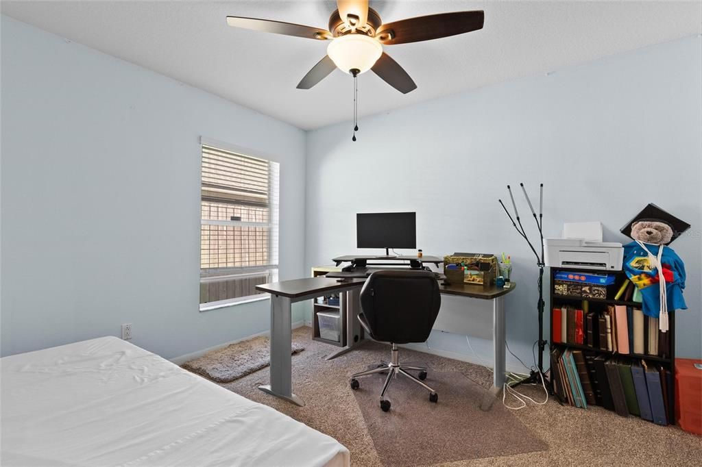 Activo con contrato: $425,000 (3 camas, 2 baños, 1553 Pies cuadrados)