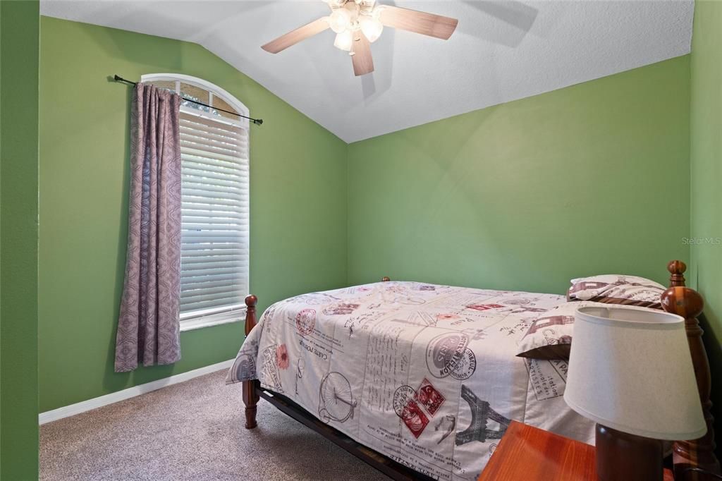 Activo con contrato: $425,000 (3 camas, 2 baños, 1553 Pies cuadrados)