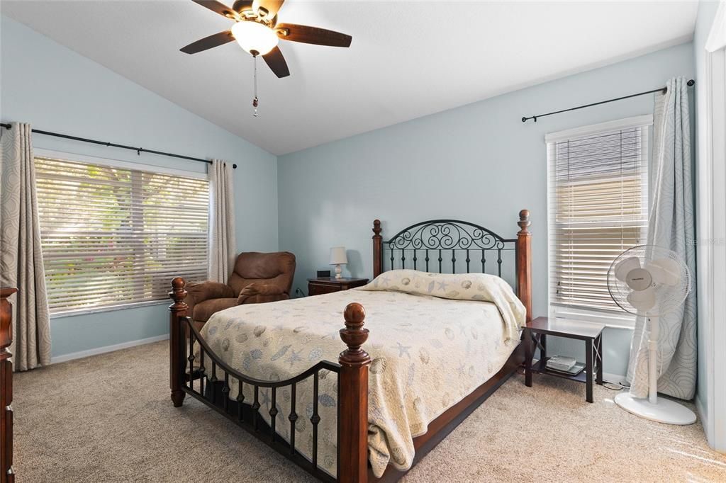 Activo con contrato: $425,000 (3 camas, 2 baños, 1553 Pies cuadrados)