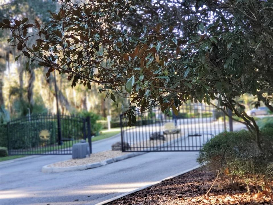 待售: $219,900 (0.58 acres)