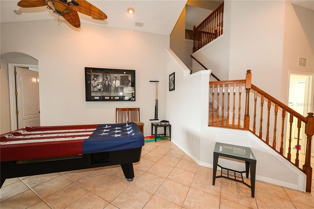 For Rent: $3,900 (5 beds, 3 baths, 2862 Square Feet)