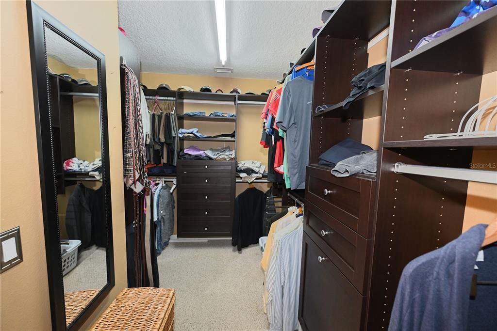 For Rent: $3,900 (5 beds, 3 baths, 2862 Square Feet)