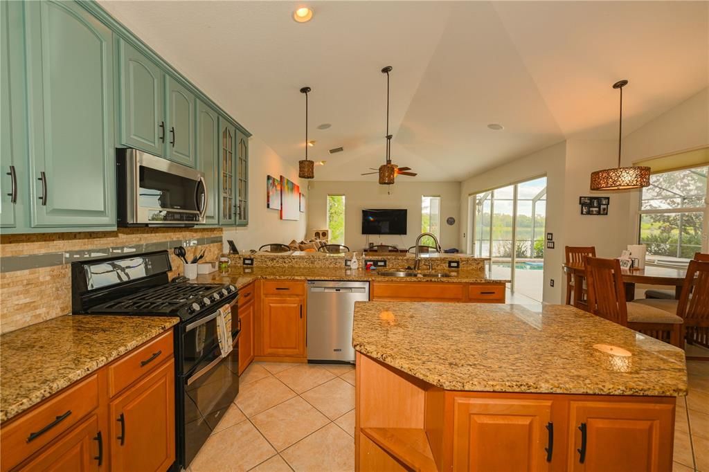 For Rent: $3,900 (5 beds, 3 baths, 2862 Square Feet)