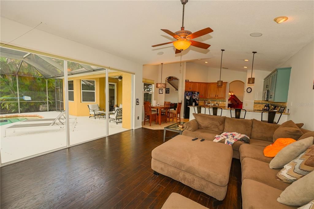 For Rent: $3,900 (5 beds, 3 baths, 2862 Square Feet)