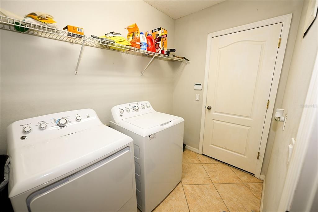 For Rent: $3,900 (5 beds, 3 baths, 2862 Square Feet)