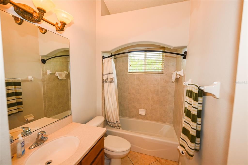 For Rent: $3,900 (5 beds, 3 baths, 2862 Square Feet)