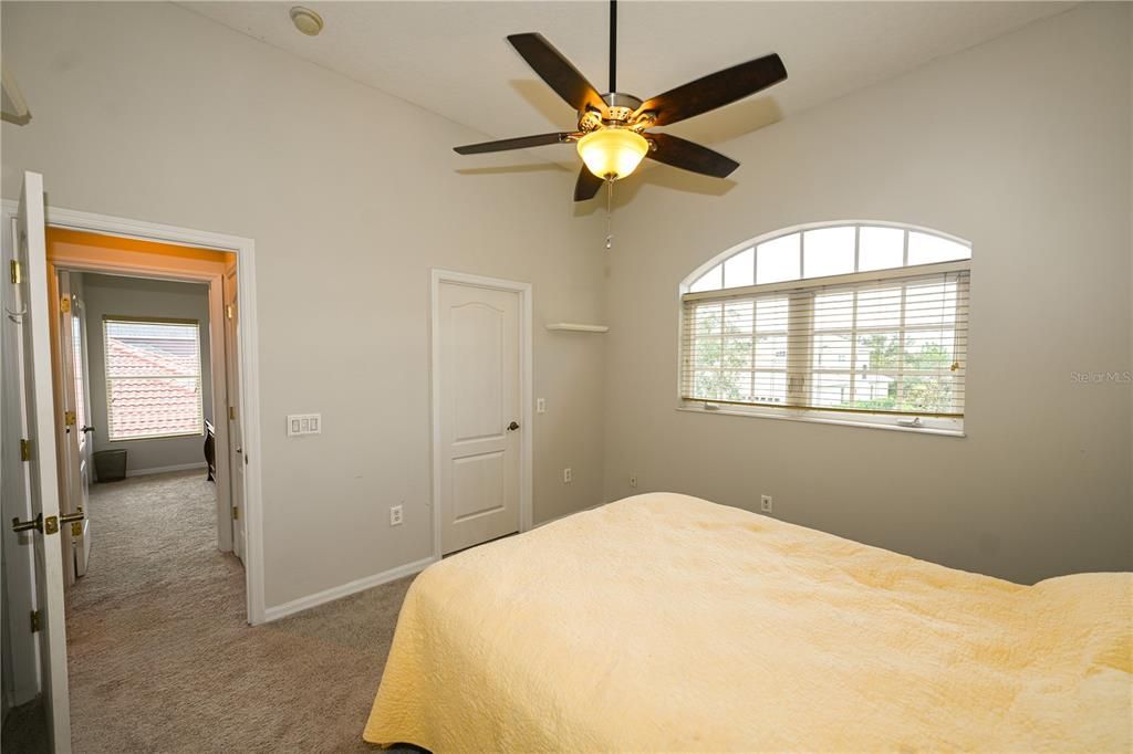 For Rent: $3,900 (5 beds, 3 baths, 2862 Square Feet)