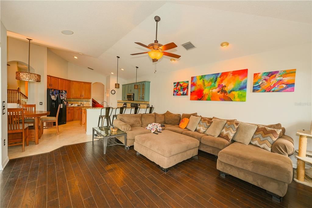 For Rent: $3,900 (5 beds, 3 baths, 2862 Square Feet)