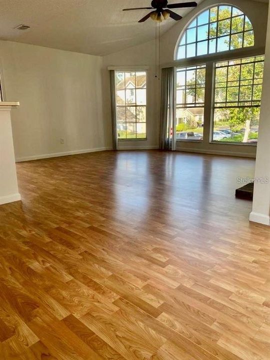 For Rent: $1,900 (2 beds, 2 baths, 1036 Square Feet)