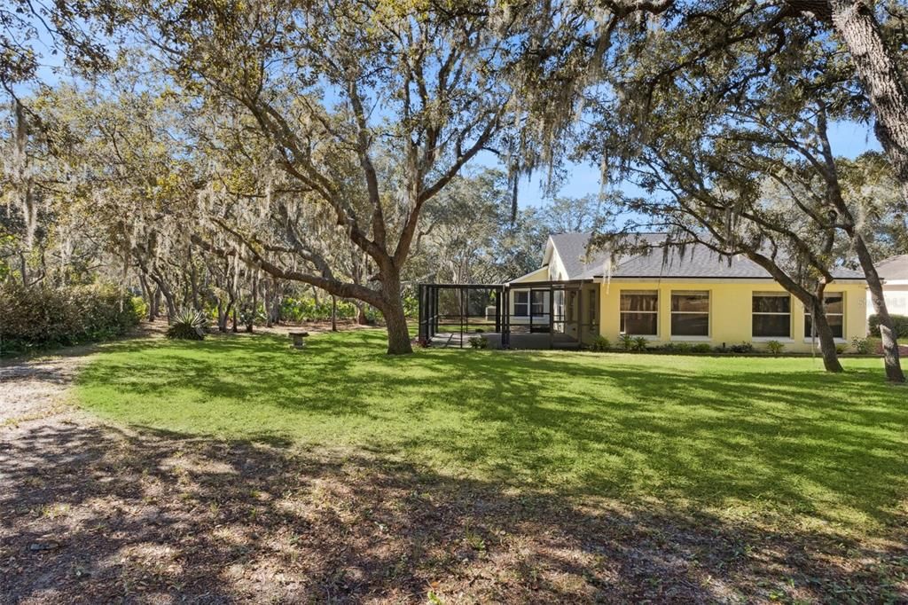 На продажу: $379,000 (3 спален, 2 ванн, 2113 Квадратных фут)