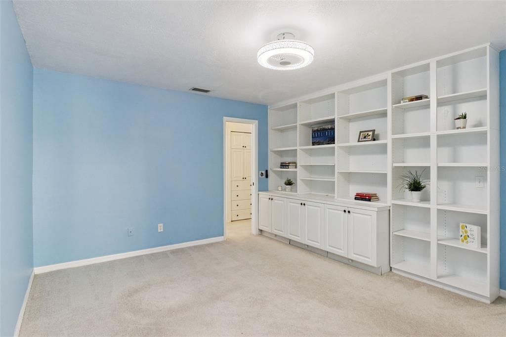 На продажу: $379,000 (3 спален, 2 ванн, 2113 Квадратных фут)