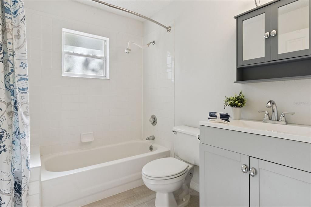 На продажу: $379,000 (3 спален, 2 ванн, 2113 Квадратных фут)