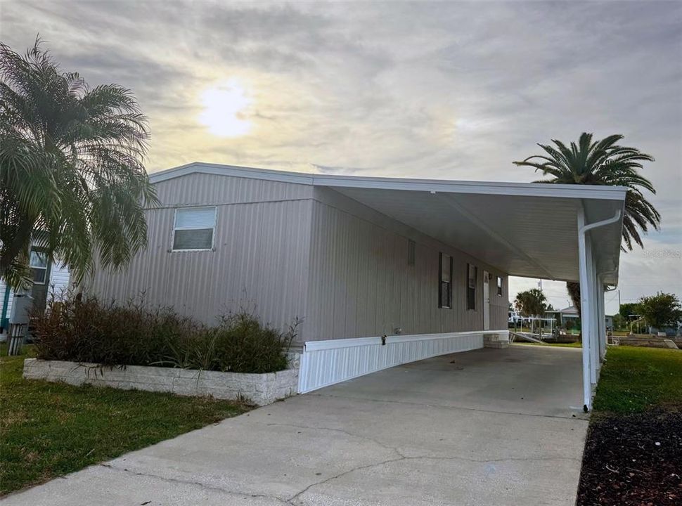 На продажу: $223,000 (2 спален, 1 ванн, 728 Квадратных фут)