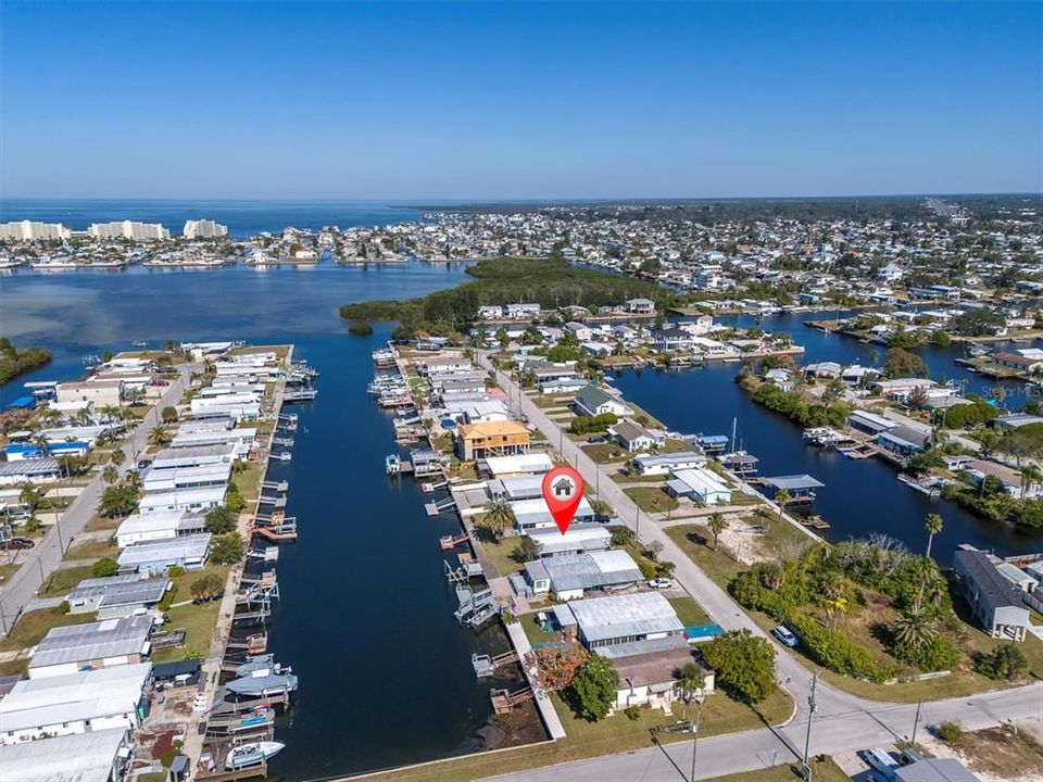 На продажу: $223,000 (2 спален, 1 ванн, 728 Квадратных фут)