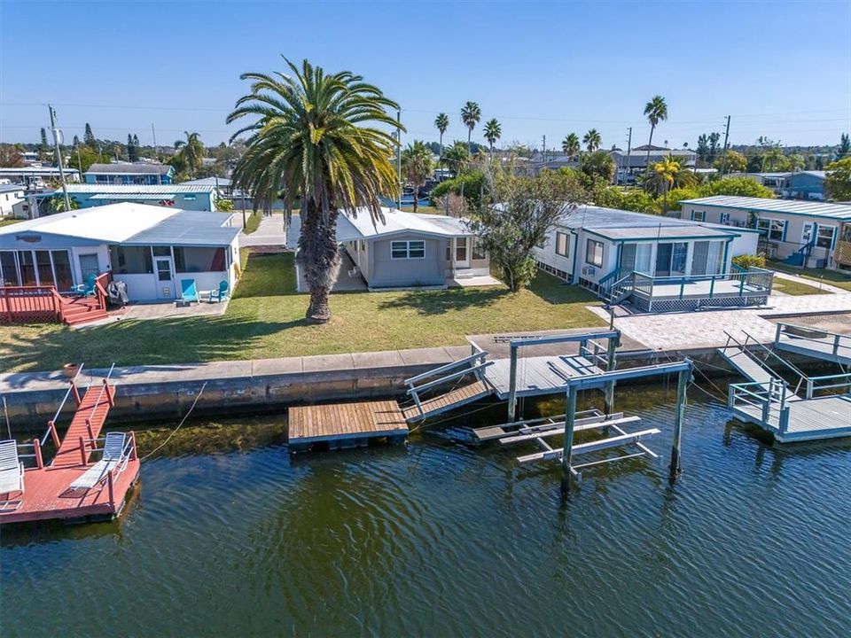 На продажу: $223,000 (2 спален, 1 ванн, 728 Квадратных фут)