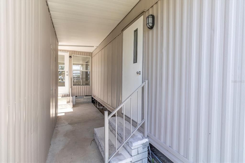 На продажу: $223,000 (2 спален, 1 ванн, 728 Квадратных фут)