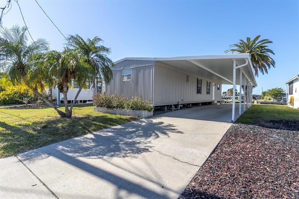 На продажу: $223,000 (2 спален, 1 ванн, 728 Квадратных фут)