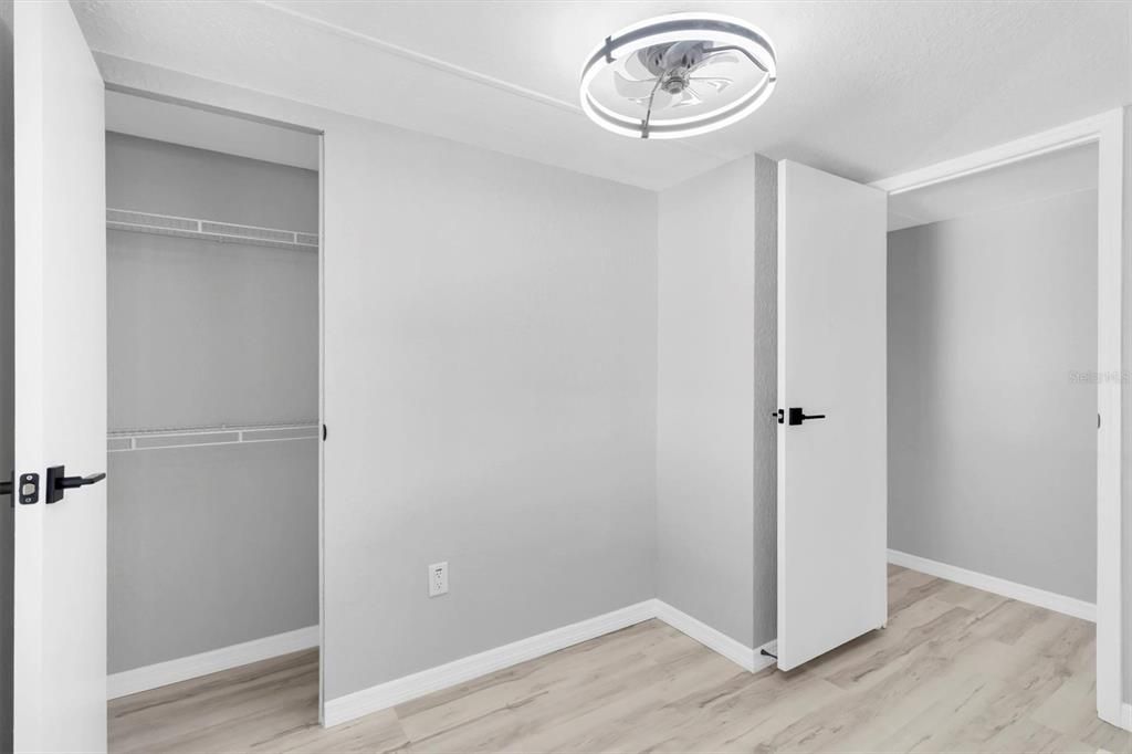 На продажу: $223,000 (2 спален, 1 ванн, 728 Квадратных фут)