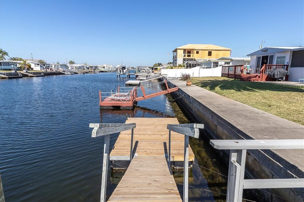 На продажу: $223,000 (2 спален, 1 ванн, 728 Квадратных фут)