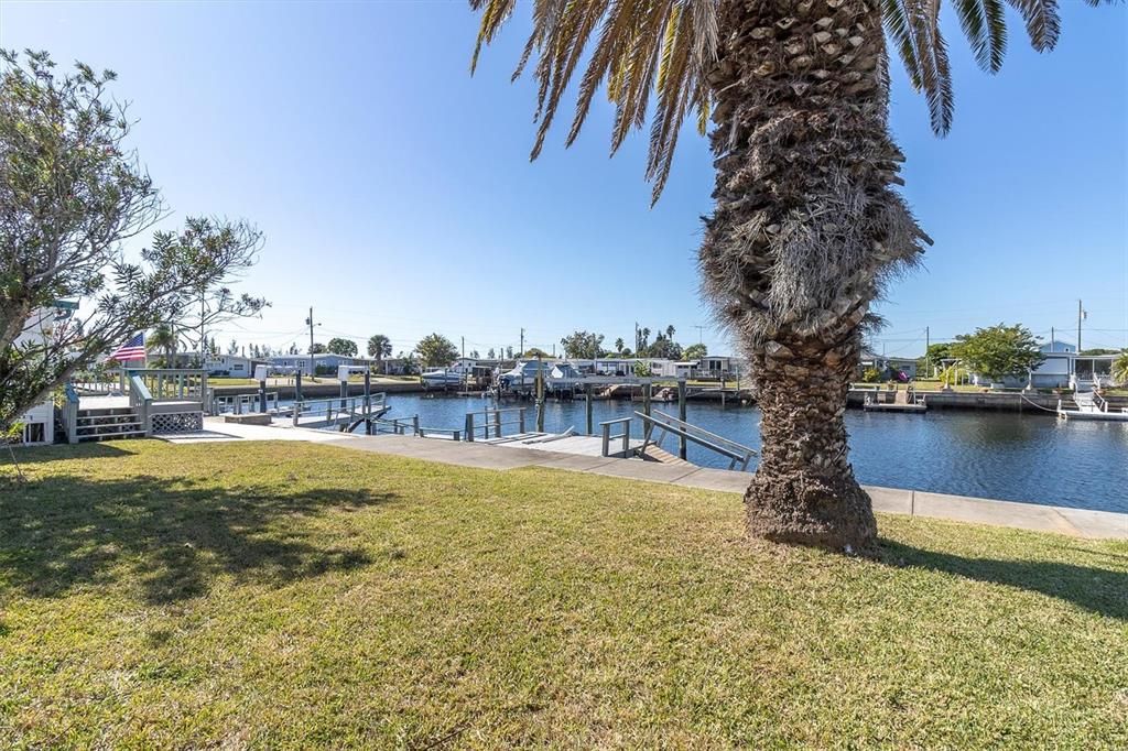 На продажу: $223,000 (2 спален, 1 ванн, 728 Квадратных фут)