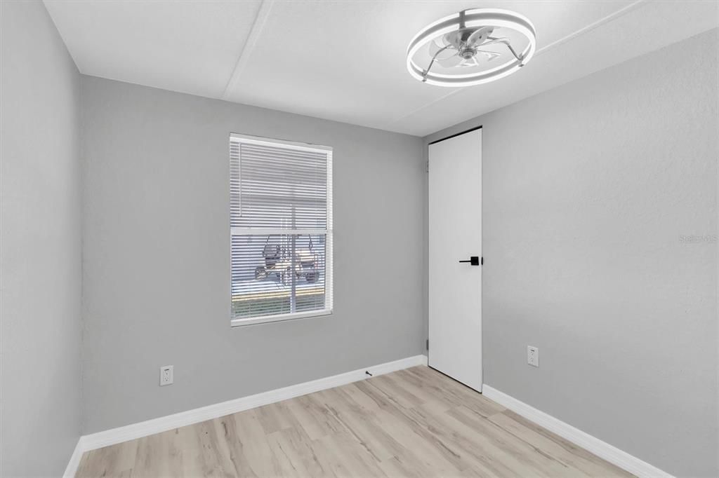 На продажу: $223,000 (2 спален, 1 ванн, 728 Квадратных фут)