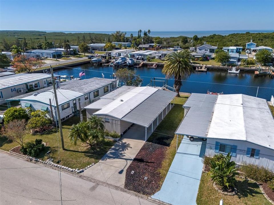 На продажу: $223,000 (2 спален, 1 ванн, 728 Квадратных фут)