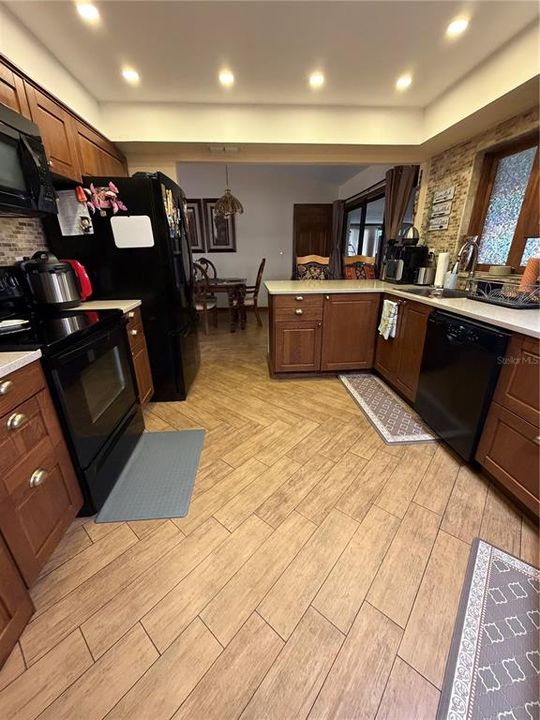 На продажу: $360,000 (3 спален, 2 ванн, 1737 Квадратных фут)