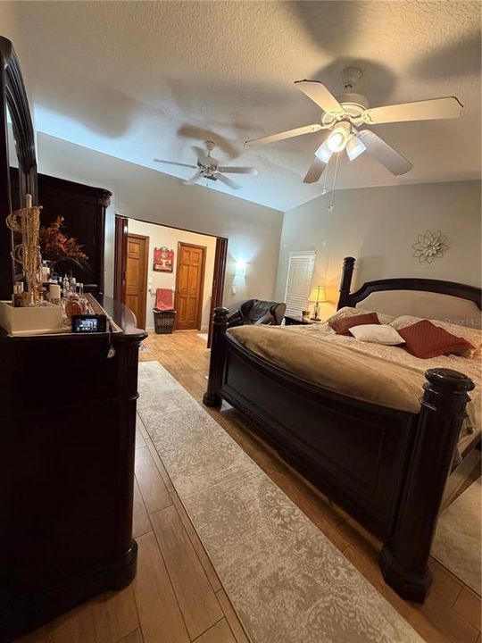 На продажу: $360,000 (3 спален, 2 ванн, 1737 Квадратных фут)