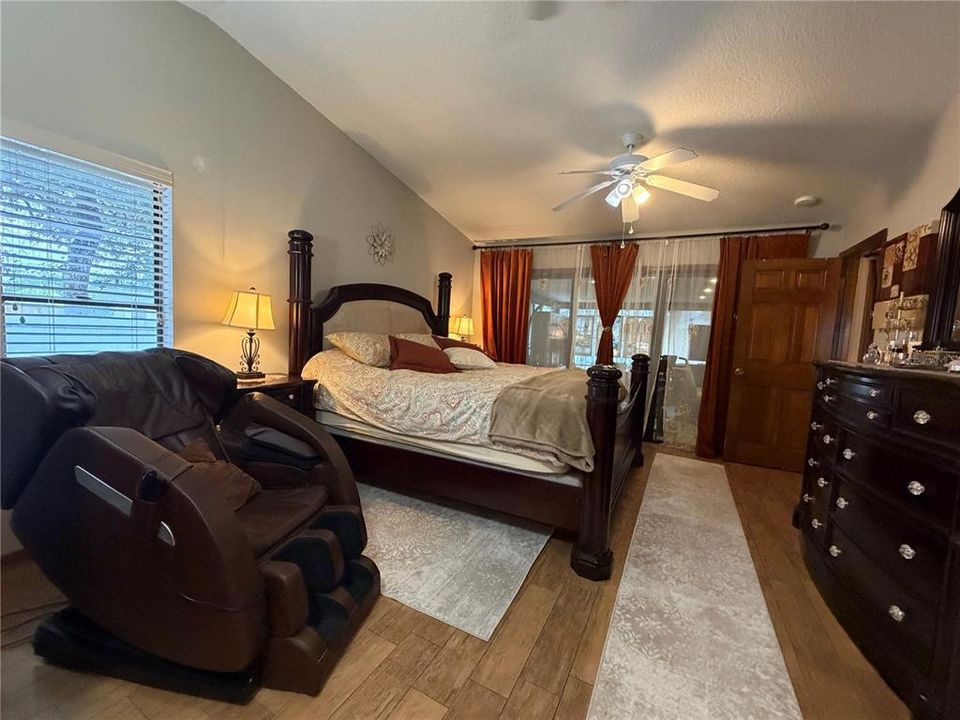 На продажу: $360,000 (3 спален, 2 ванн, 1737 Квадратных фут)