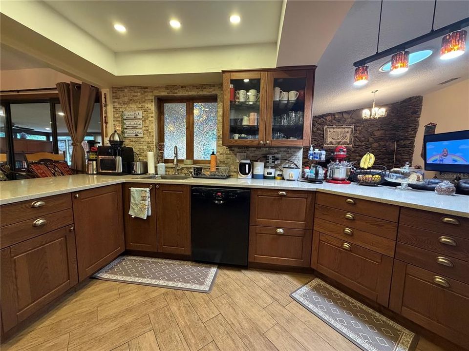 На продажу: $360,000 (3 спален, 2 ванн, 1737 Квадратных фут)