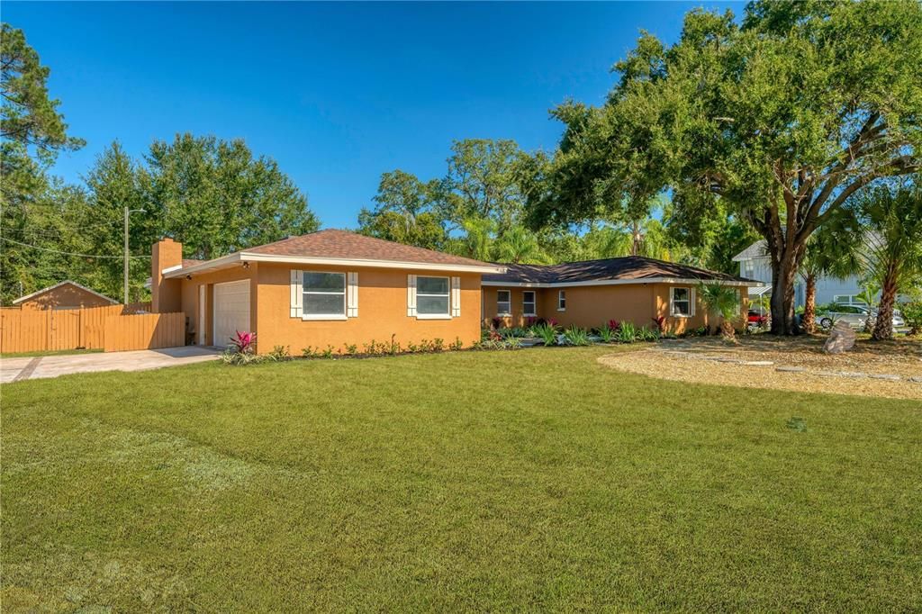 For Sale: $549,000 (4 beds, 2 baths, 2500 Square Feet)