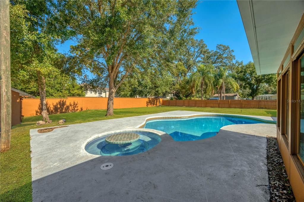 For Sale: $549,000 (4 beds, 2 baths, 2500 Square Feet)