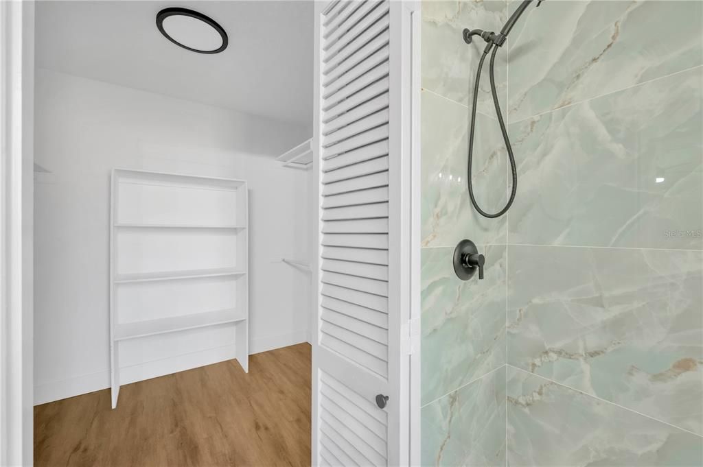 For Sale: $549,000 (4 beds, 2 baths, 2500 Square Feet)